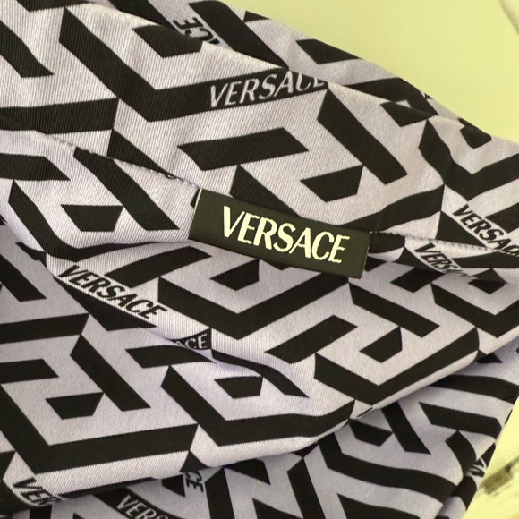 Versace Monogram Print Leggings - Picture 6 of 8